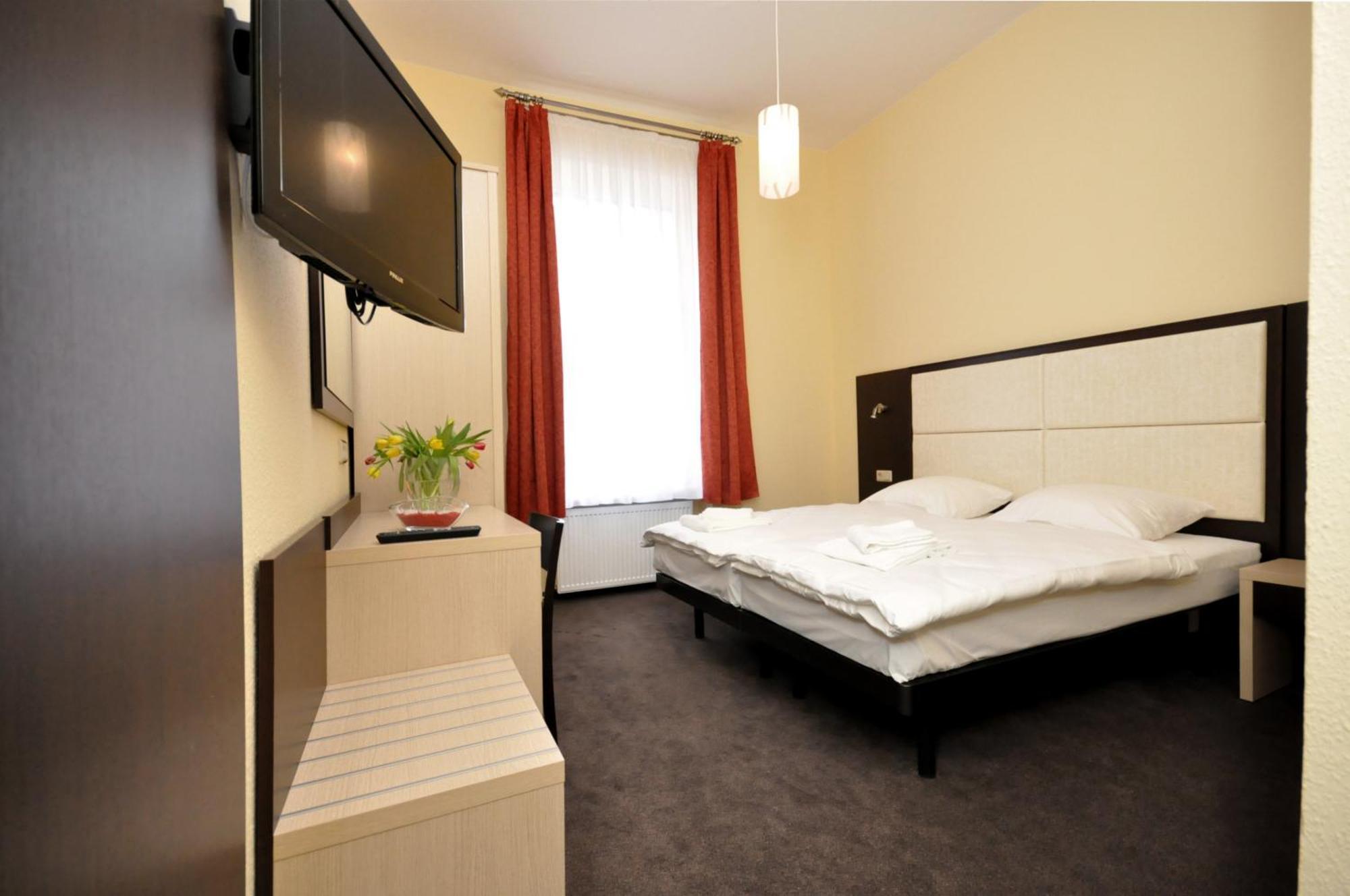 Hotel Bova Frankfurt am Main Dış mekan fotoğraf
