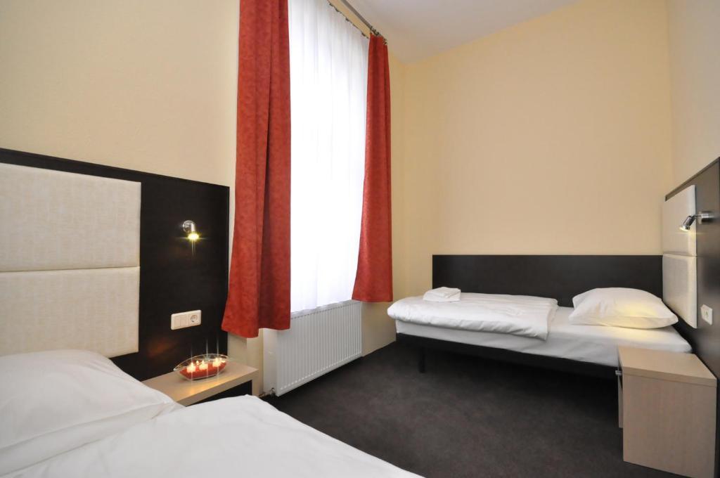 Hotel Bova Frankfurt am Main Oda fotoğraf